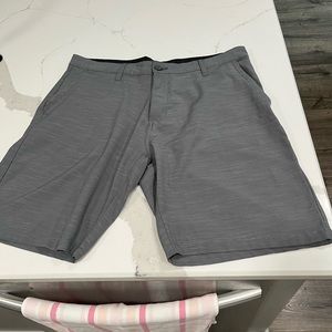 Men’s Textured gray shorts in size 36
